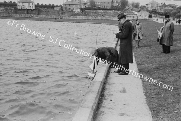 MODEL YACHT RACING ON THE LOUGH